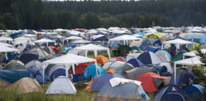Guide til valg af telt til festival: Sov tørt, godt og lidt mindre elendigt